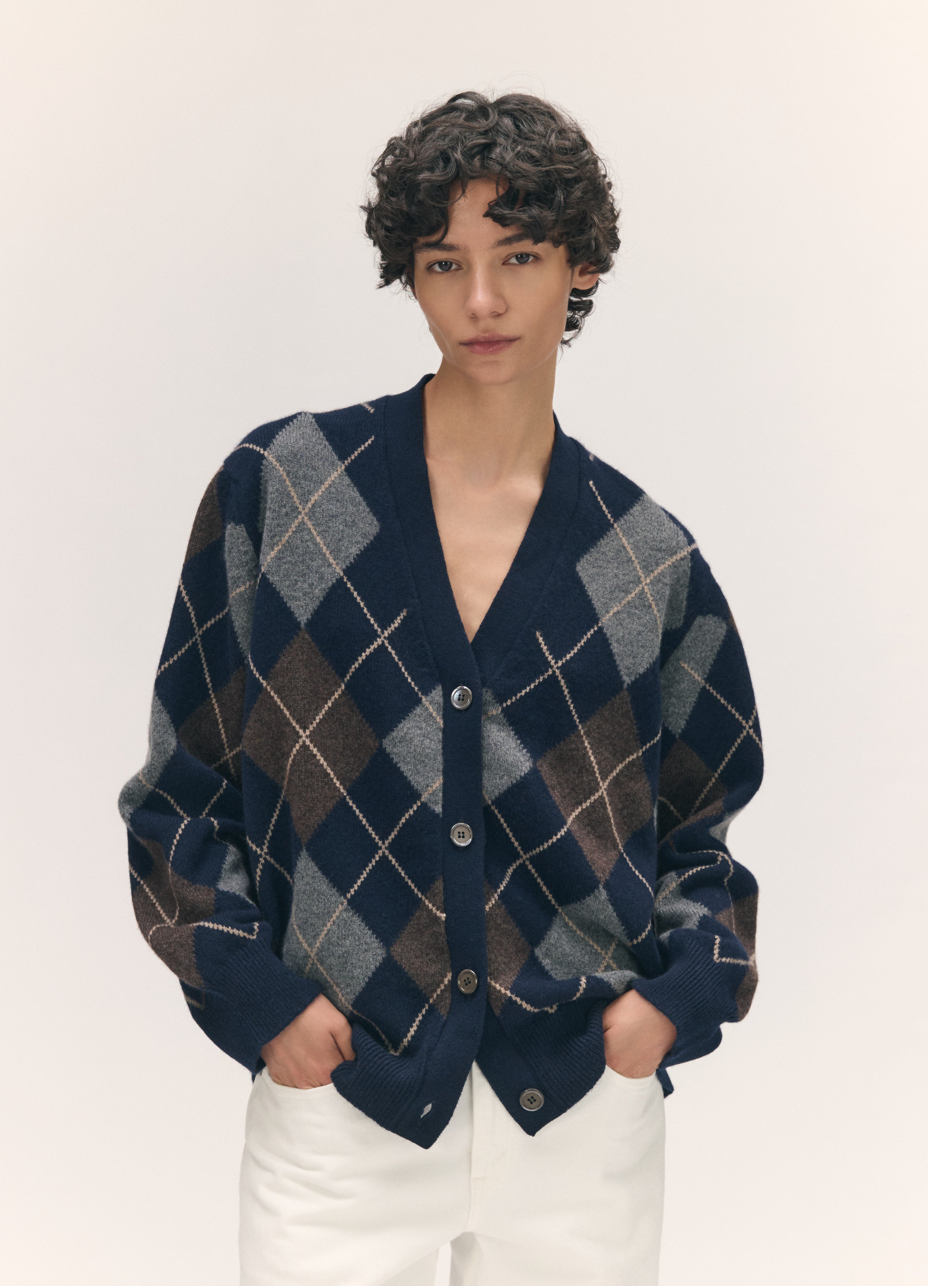 カーディガン THAMES ARGYLE CARDIGAN Ava Argyle Cardigan in Navy with Brown – &Daughter