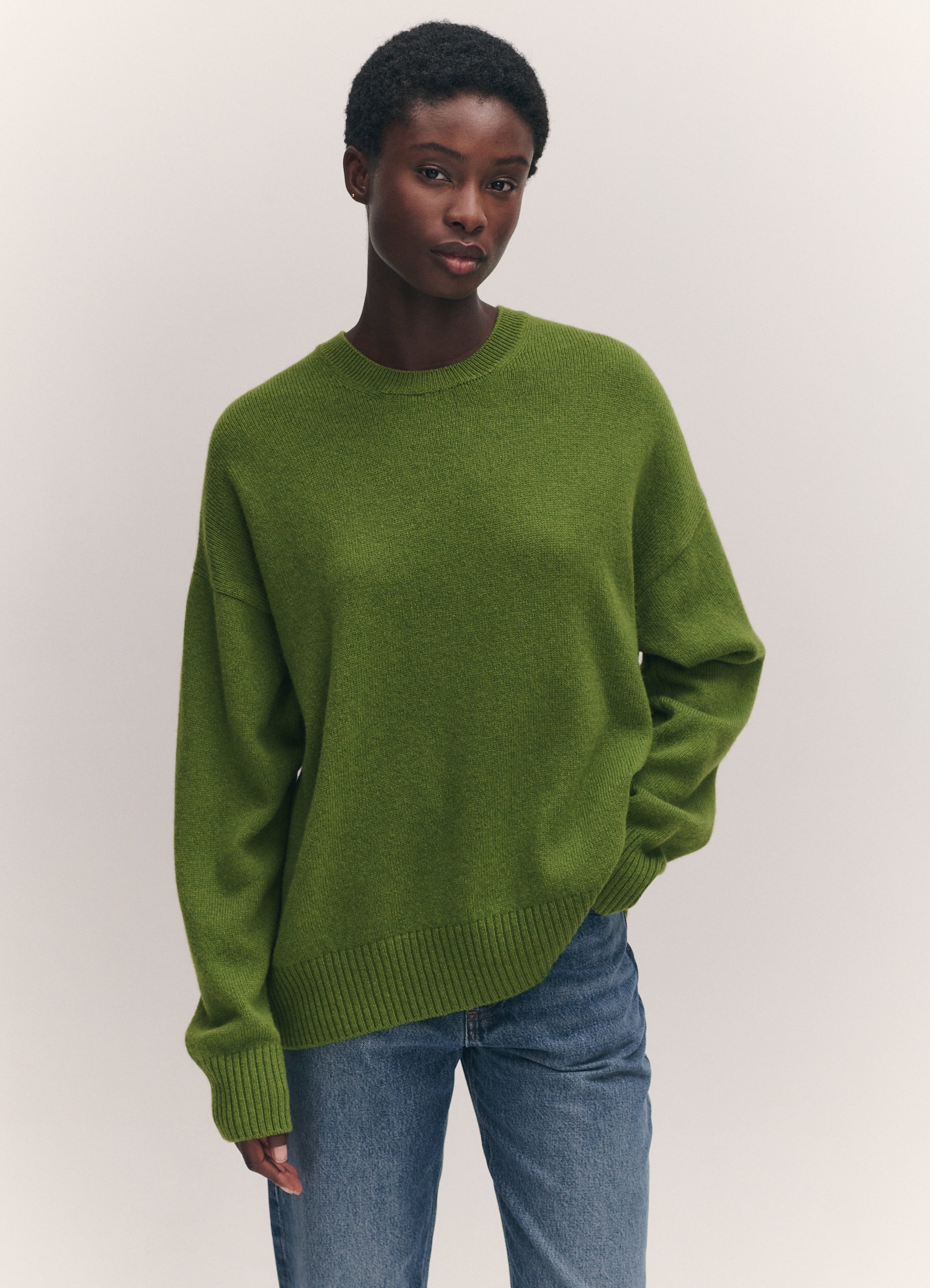 Innes Slouch Crewneck in Pickle Green – &Daughter