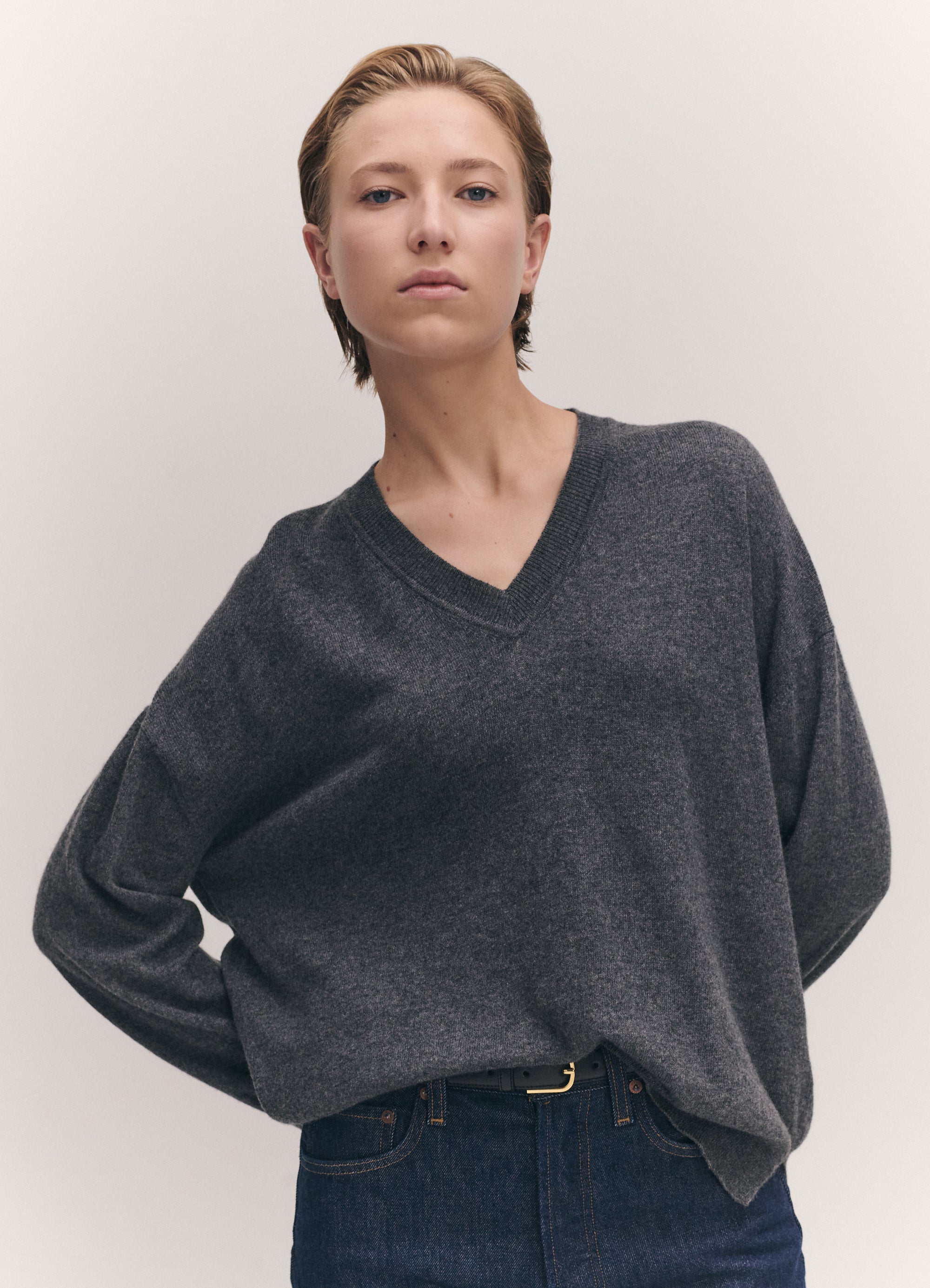 Tahra Cashmere V-Neck in Derby Grey – &Daughter Tahra Cashmere V-Neck in Derby Grey – &Daughter