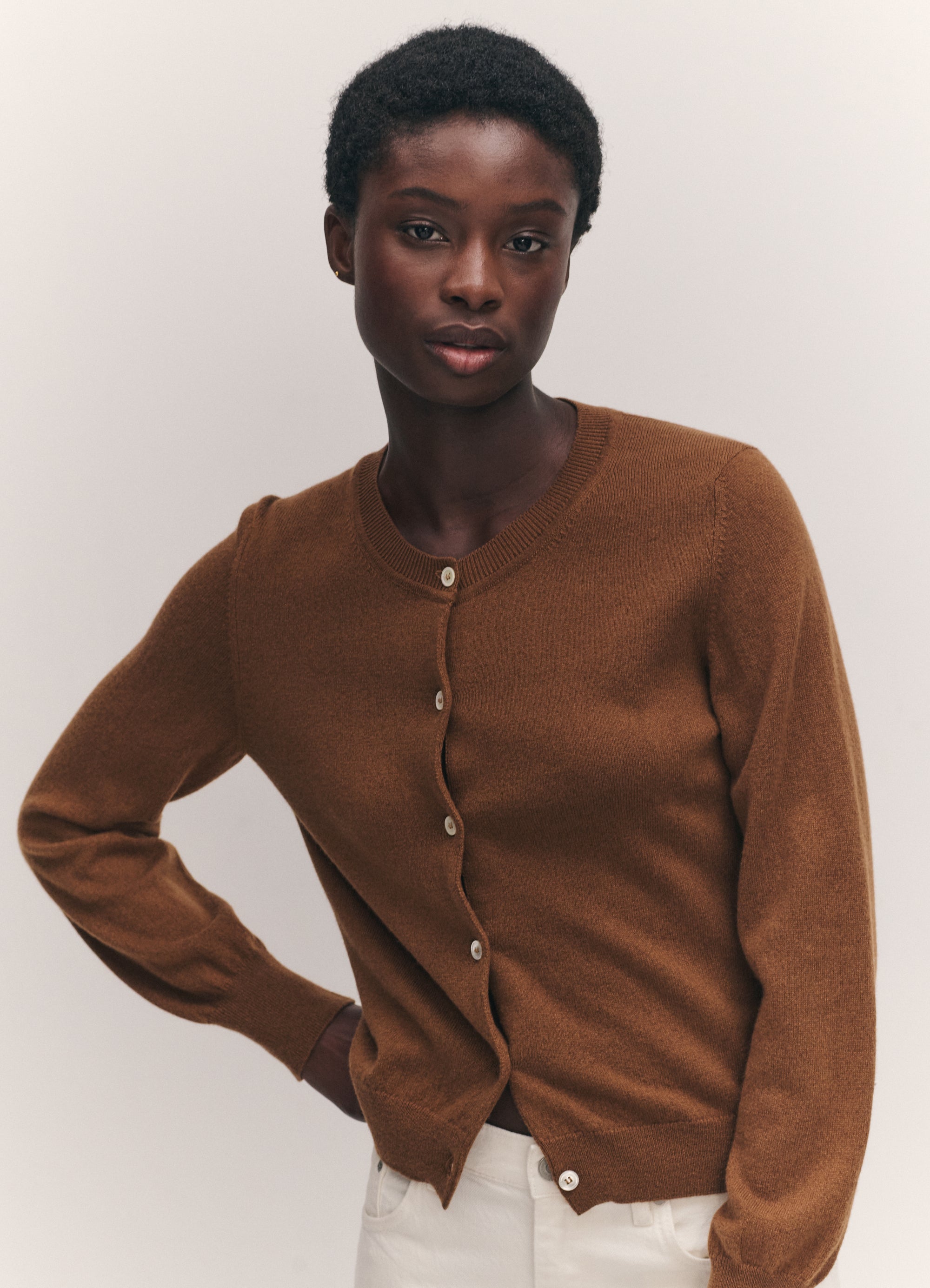 Enya Cashmere Cardigan in Hazelnut – &Daughter
