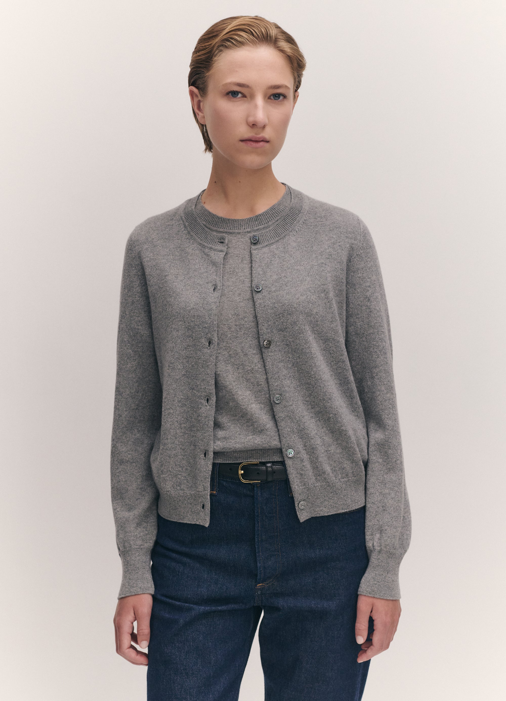 Enya Cashmere Cardigan in Soft Grey – &Daughter