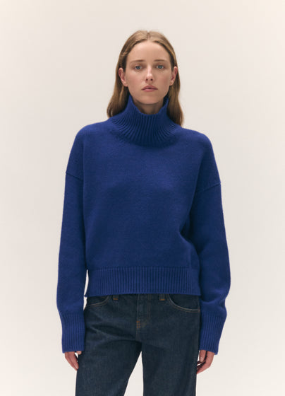 Sora Lambswool High Neck in Smalt Blue