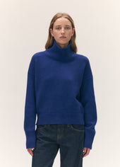 Sora Lambswool High Neck in Smalt Blue