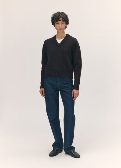 Glenn V-Neck in Dark Brown