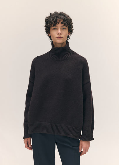 Caragh High Neck in Dark Brown