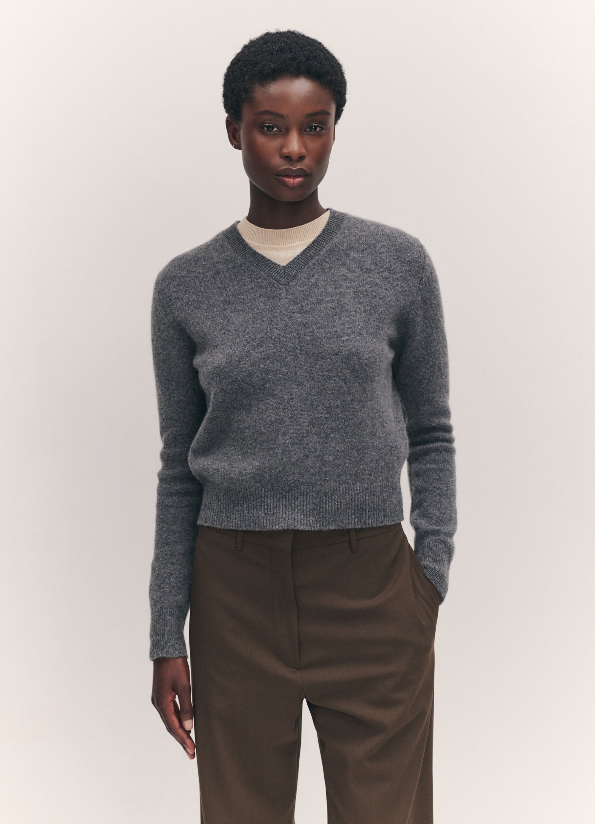 Sligo Shrunken V-Neck in Derby Grey – &Daughter