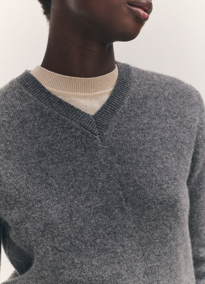 Sligo Shrunken V-Neck in Derby Grey