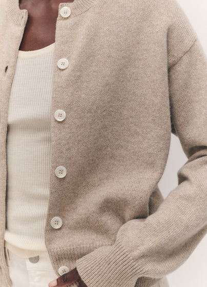 Ada Crewneck Cardigan in Oat