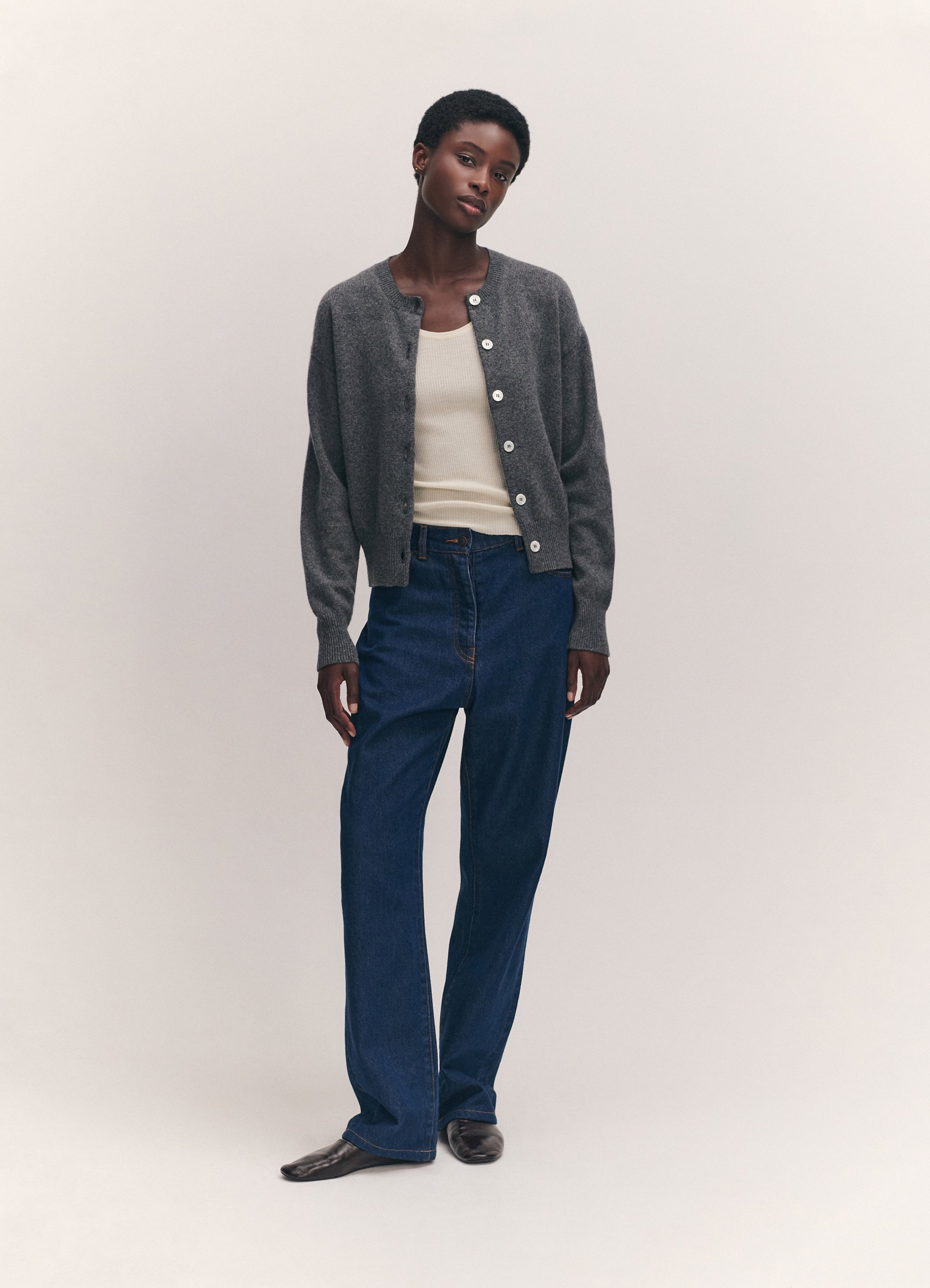 Ada Crewneck Cardigan in Grey – &Daughter