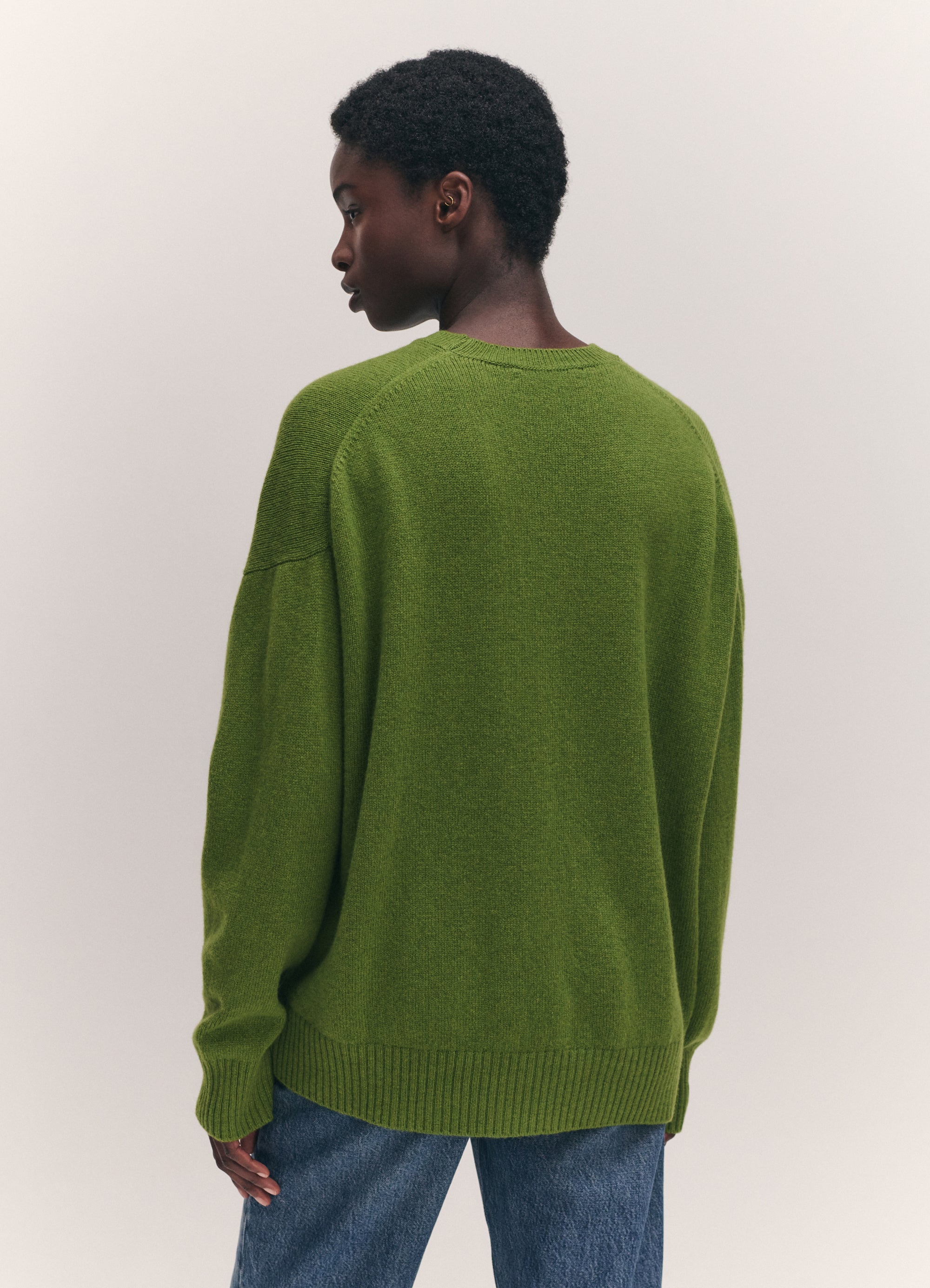 Innes Slouch Crewneck in Pickle Green – &Daughter