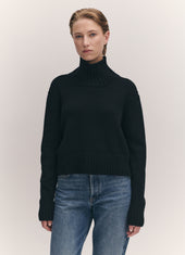 Fintra Crop High Neck in Black