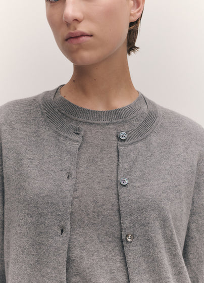 Enya Cashmere Cardigan in Soft Grey