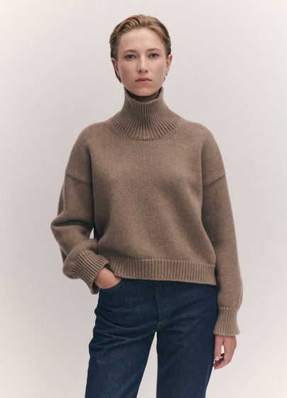 Caragh Crop High Neck in Dark Natural