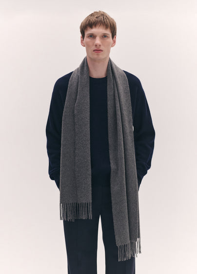Mens Fringed Cashmere Scarf in Derby Grey