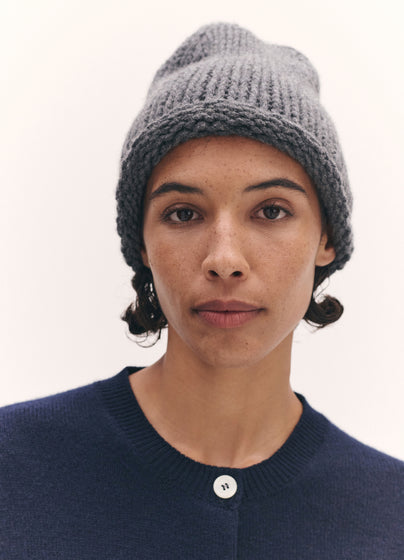 Ribbed Cashmere Beanie in Derby Grey