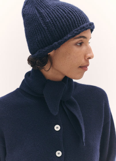 Ribbed Cashmere Beanie in Navy