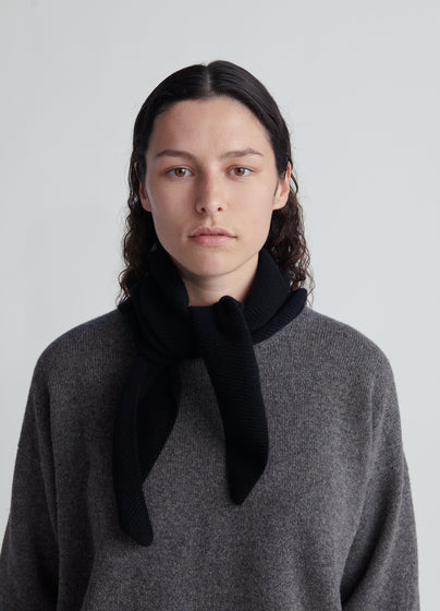 XL Cashmere Foulard in Black