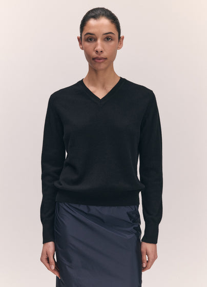 Skye Cashmere V-Neck in Black
