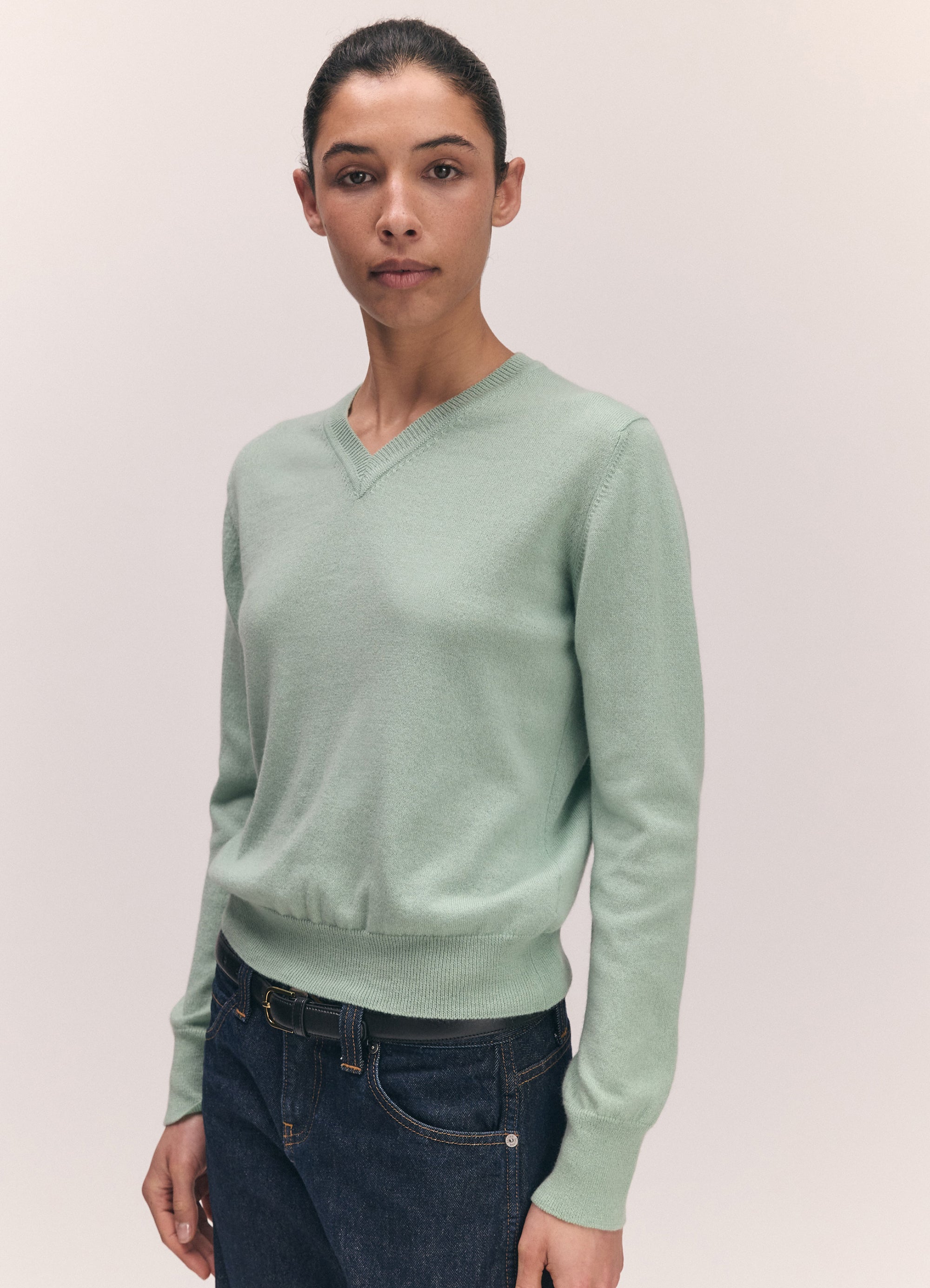 Skye Cashmere V-Neck in Mint – &Daughter