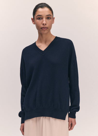 Tahra Cashmere V-Neck in Dark Navy