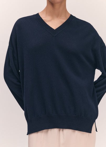 Tahra Cashmere V-Neck in Dark Navy