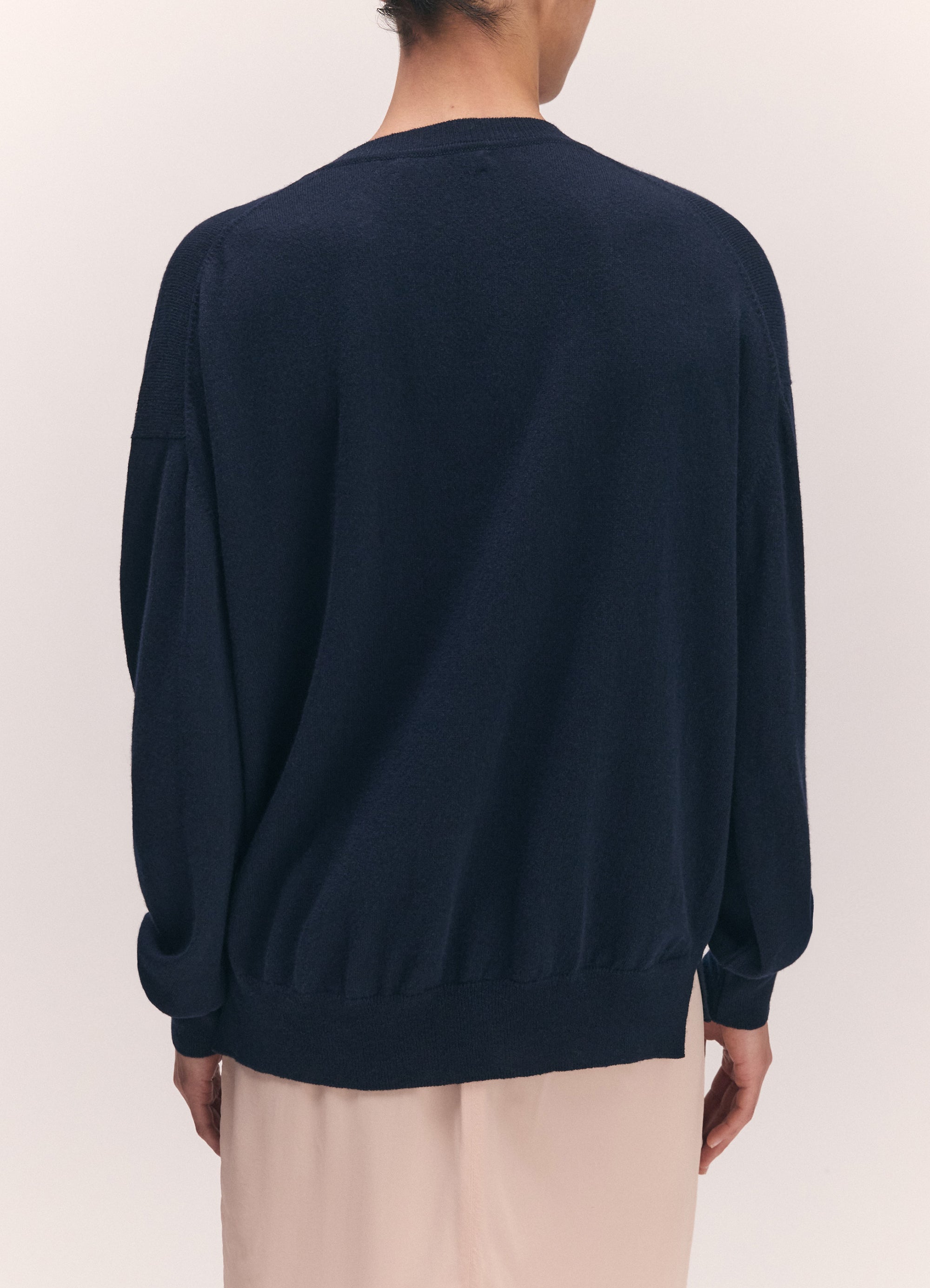 Tahra Cashmere V-Neck in Dark Navy – &Daughter