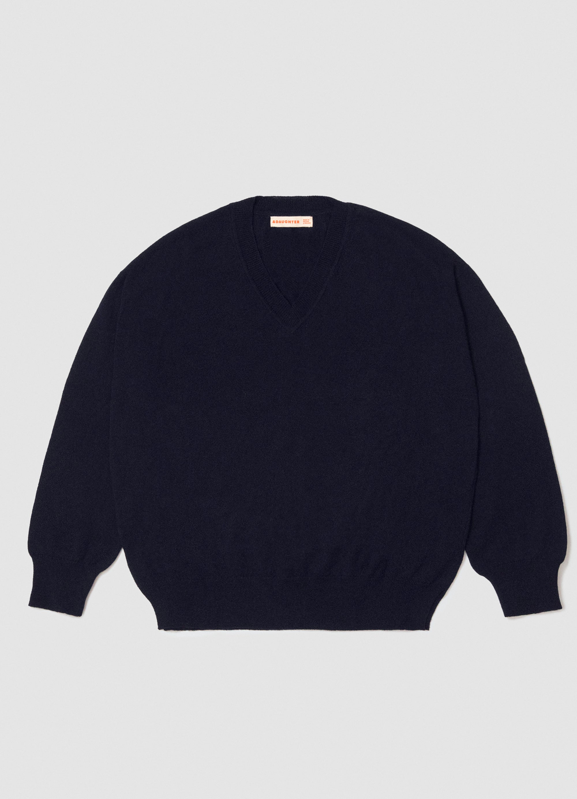 Tahra Cashmere V-Neck in Dark Navy – &Daughter