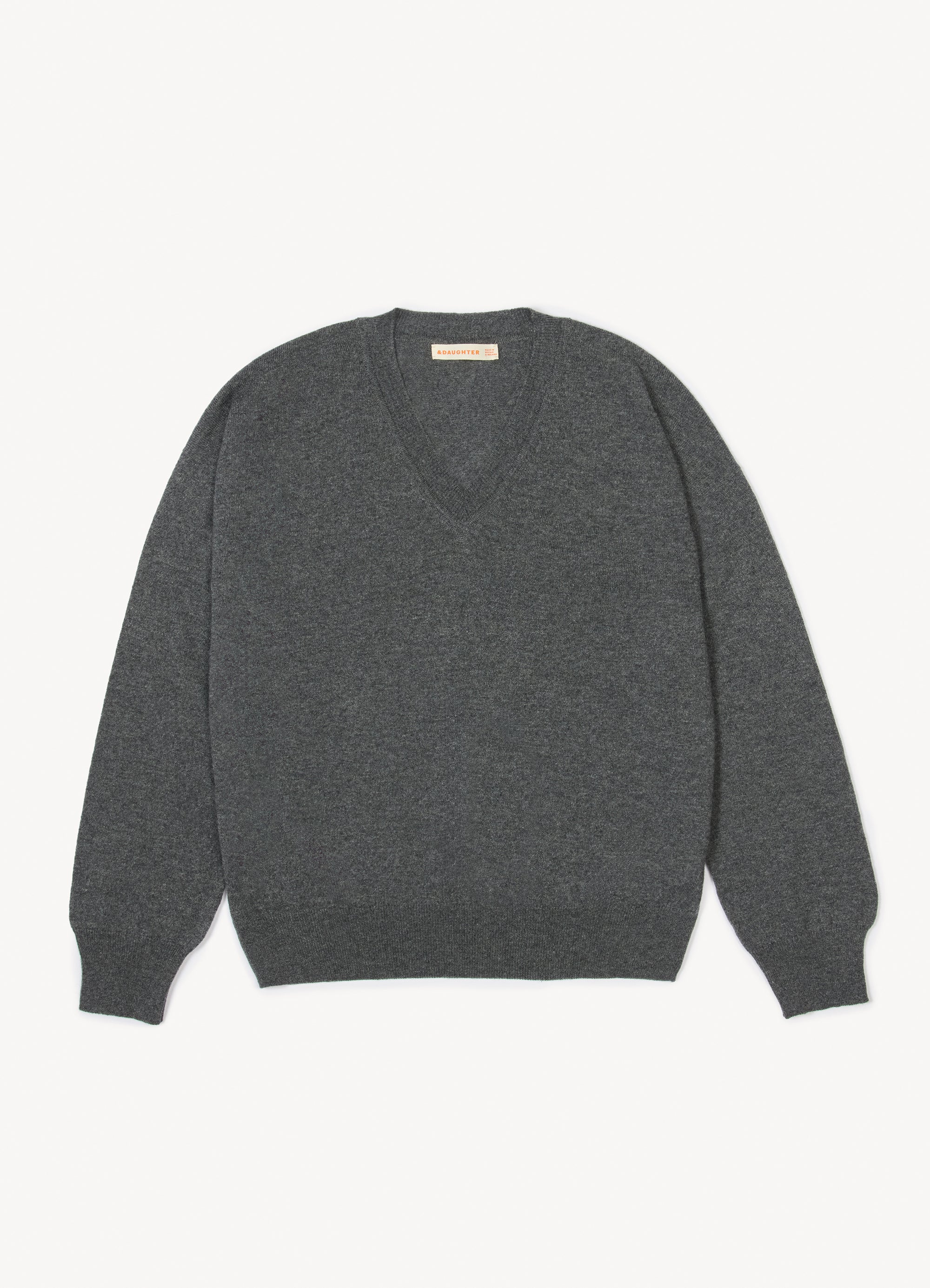 Tahra Cashmere V-Neck in Derby Grey – &Daughter
