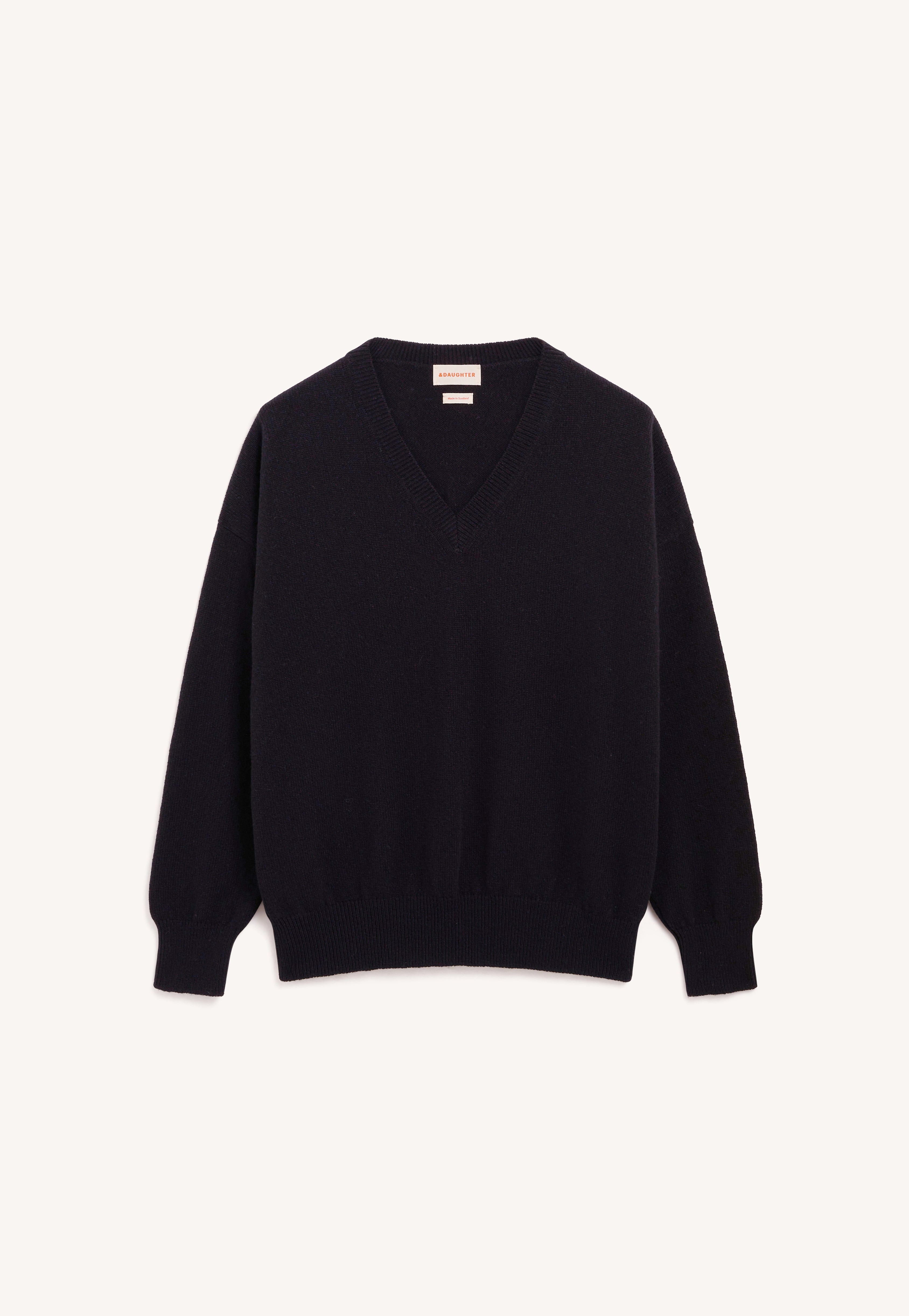 Innes Slouch V-Neck in Black – &Daughter