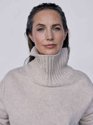 4-ply linen-coloured lambswool jumper with a chunky ribbed collar